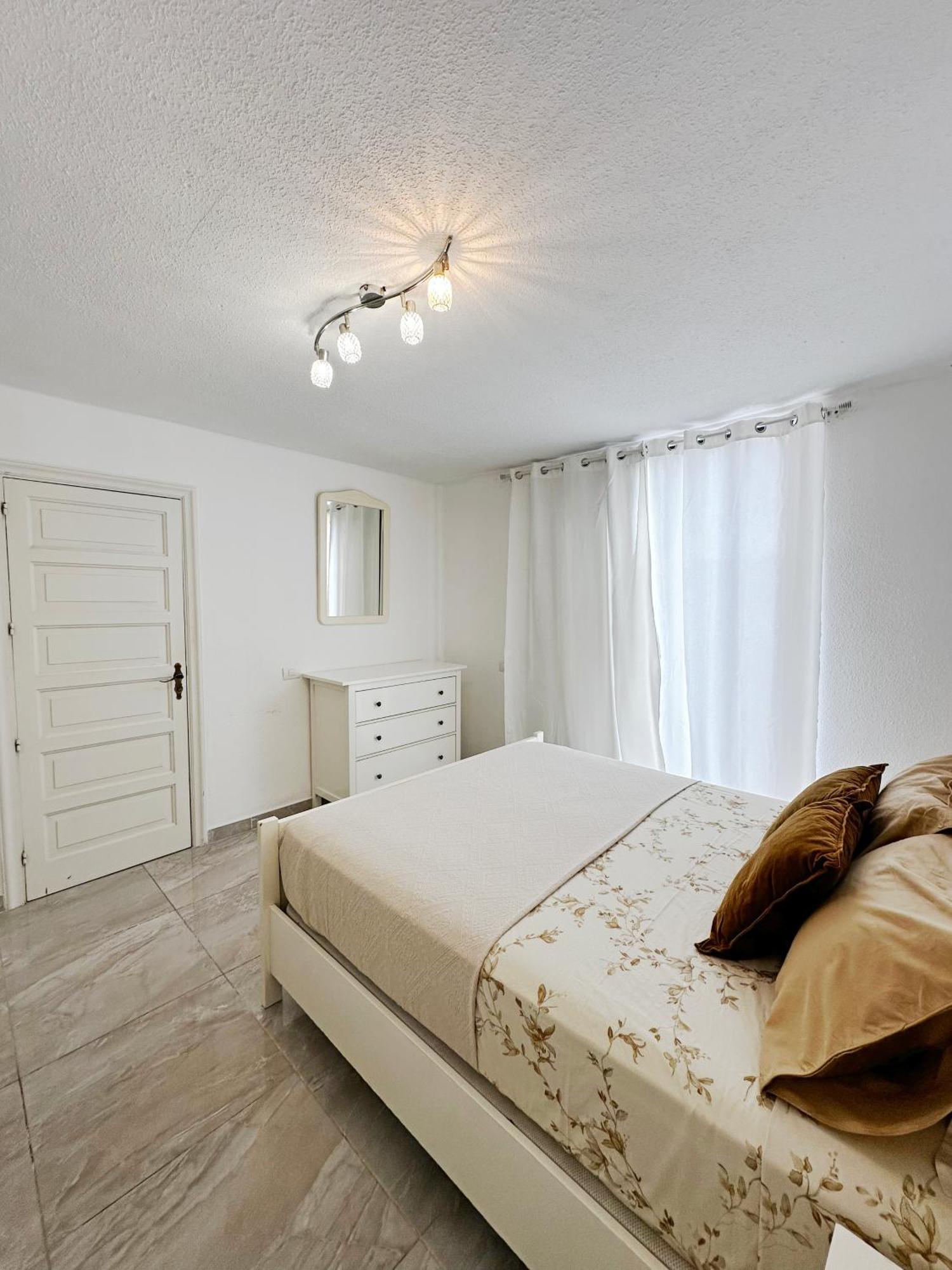 Classbnb - 3 Apartments 50M From The Las Americas Promenade أرونا المظهر الخارجي الصورة